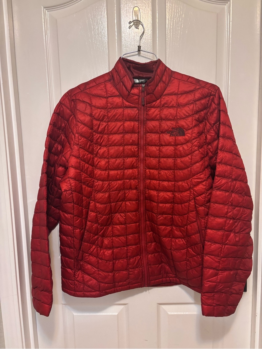 The North Face sz L Men’s Red Lightweight thermoball Quilted Jacket